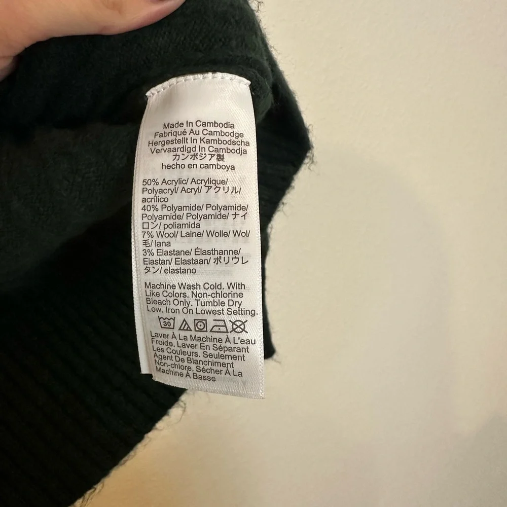 NWT wool blend J.crew sweater in a dark green size small. Womens thin cable knit